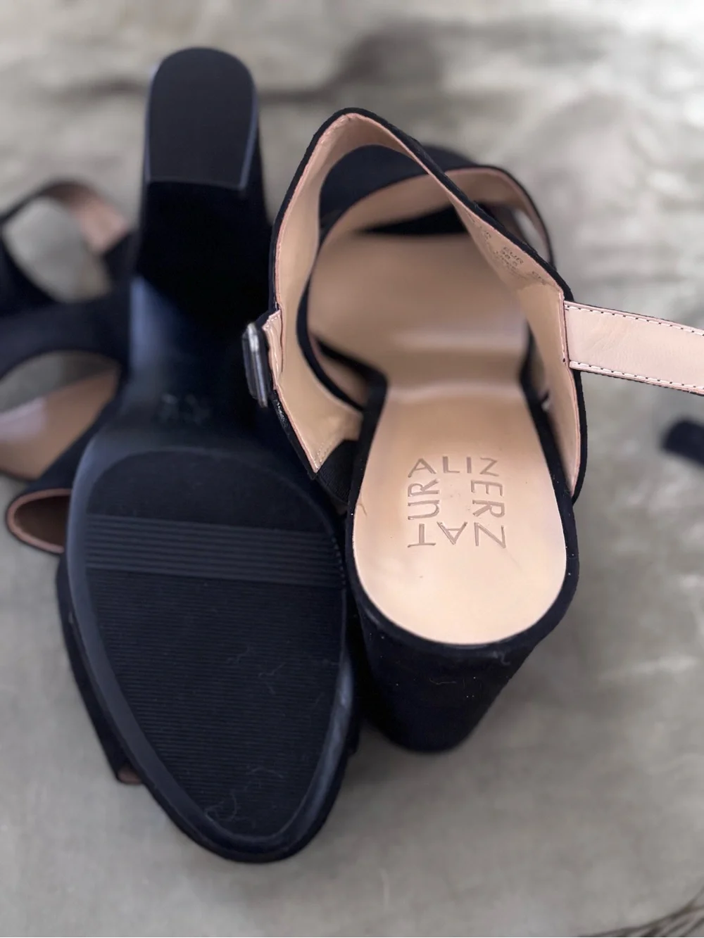 NATURALIZER SZ 8.5 Black Faux Suede Platform Block Heel Strappy/Adjust. Sandals